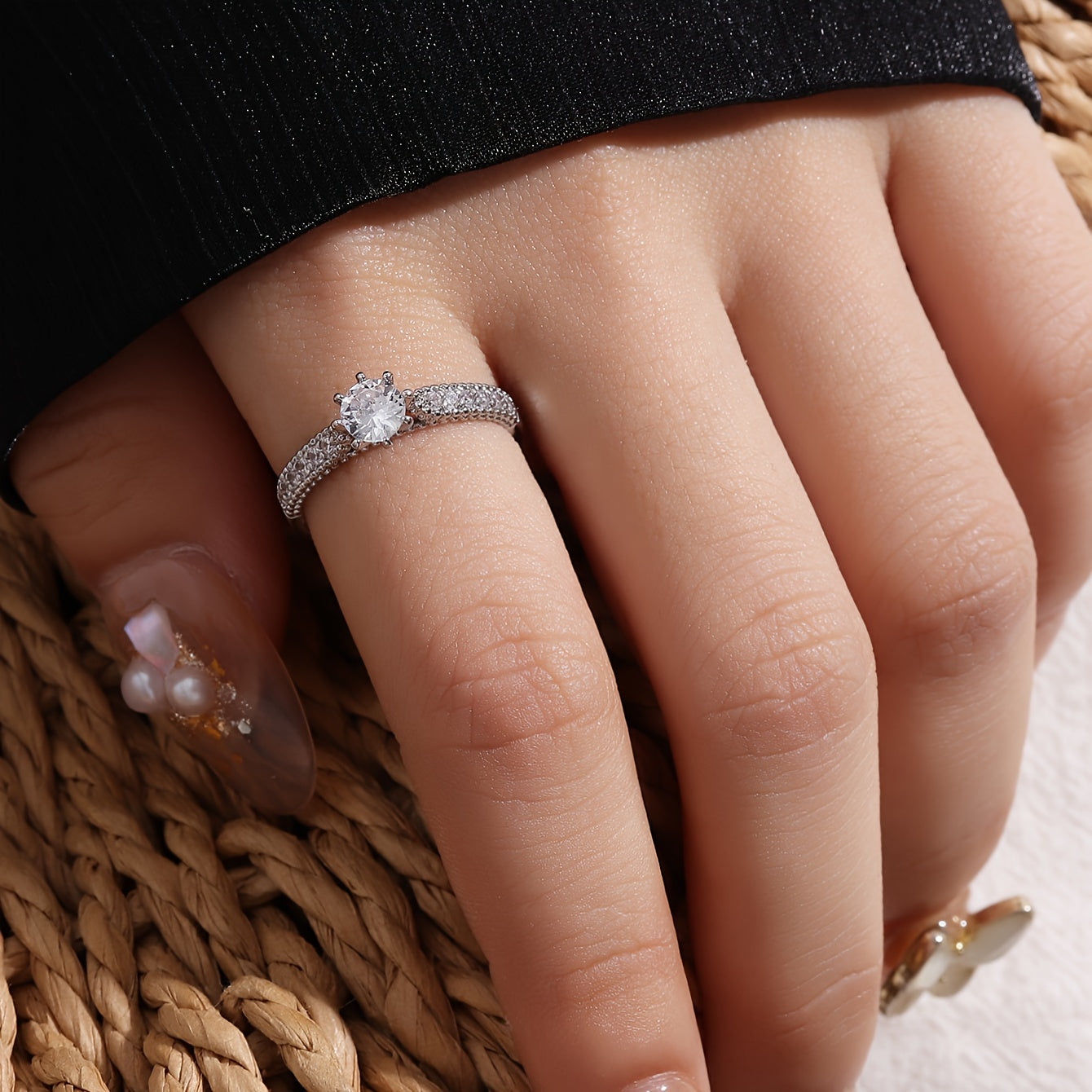Fashionable, Minimalist, Niche, High-end, Cold-tone Copper Inlay Zirconia Design Ring.