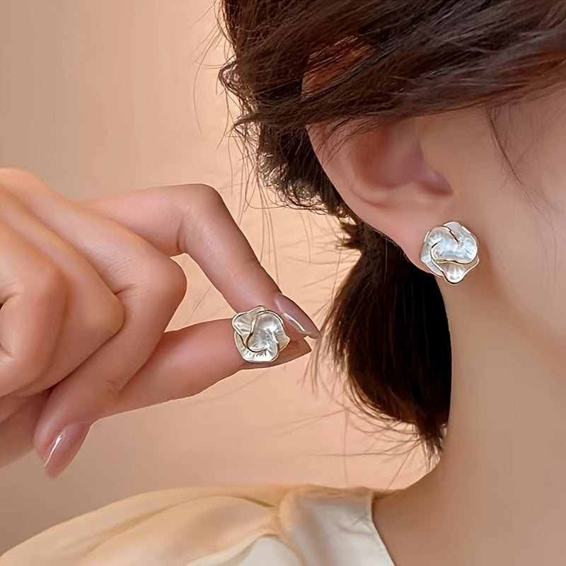 Pair of Elegant Black & Golden Camellia Flower Stud Earrings