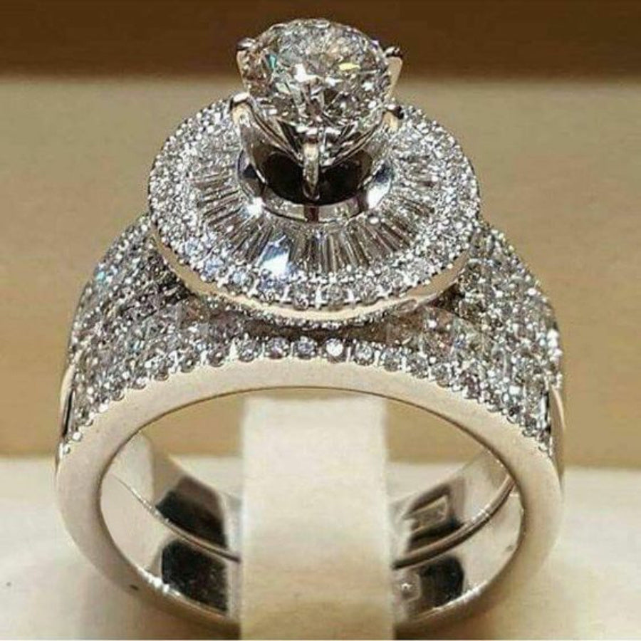 Fashionable And Luxurious Ring For Women