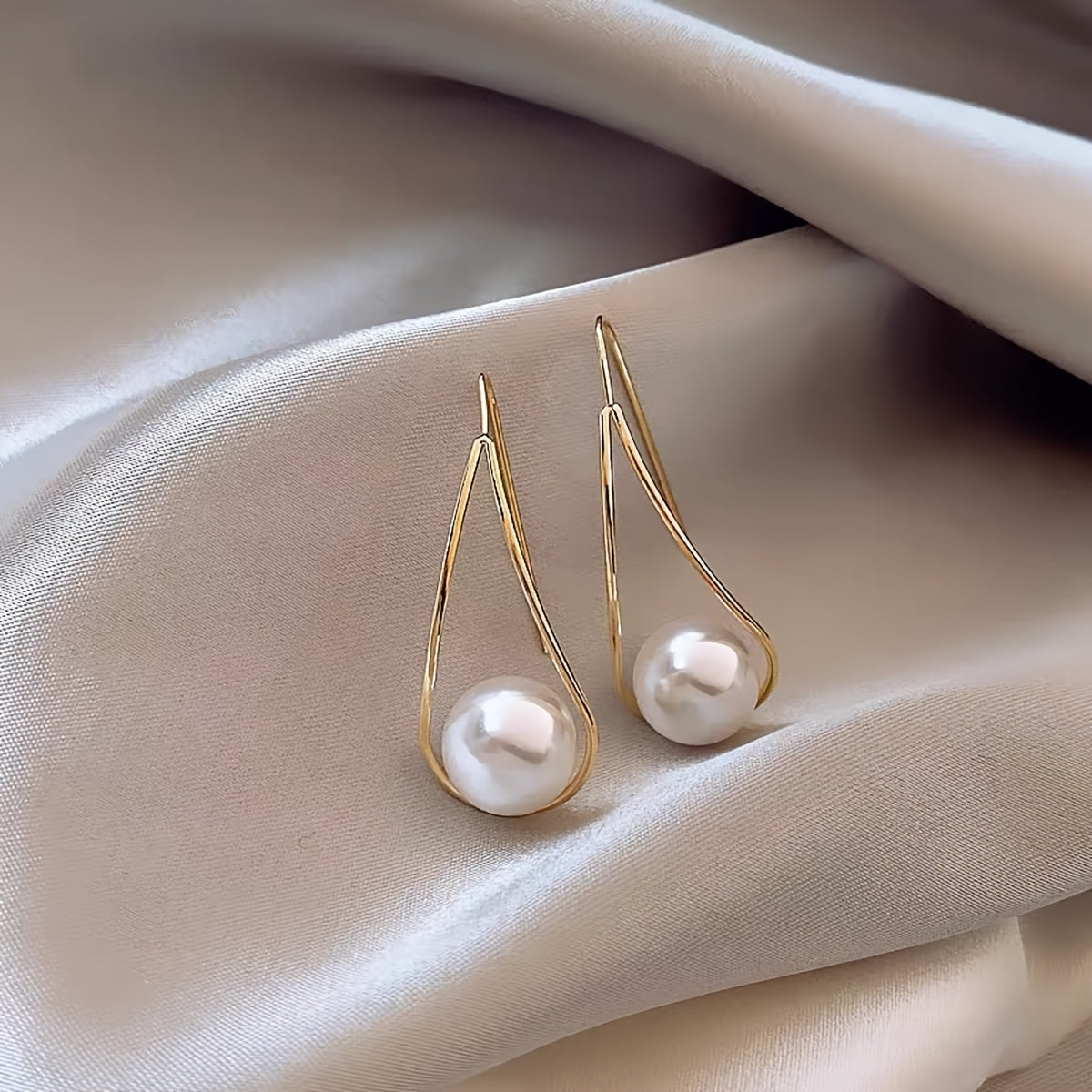 Delicate Geometric Water Drop With Imitation Pearl Design Hoop Earrings Copper Jewelry
