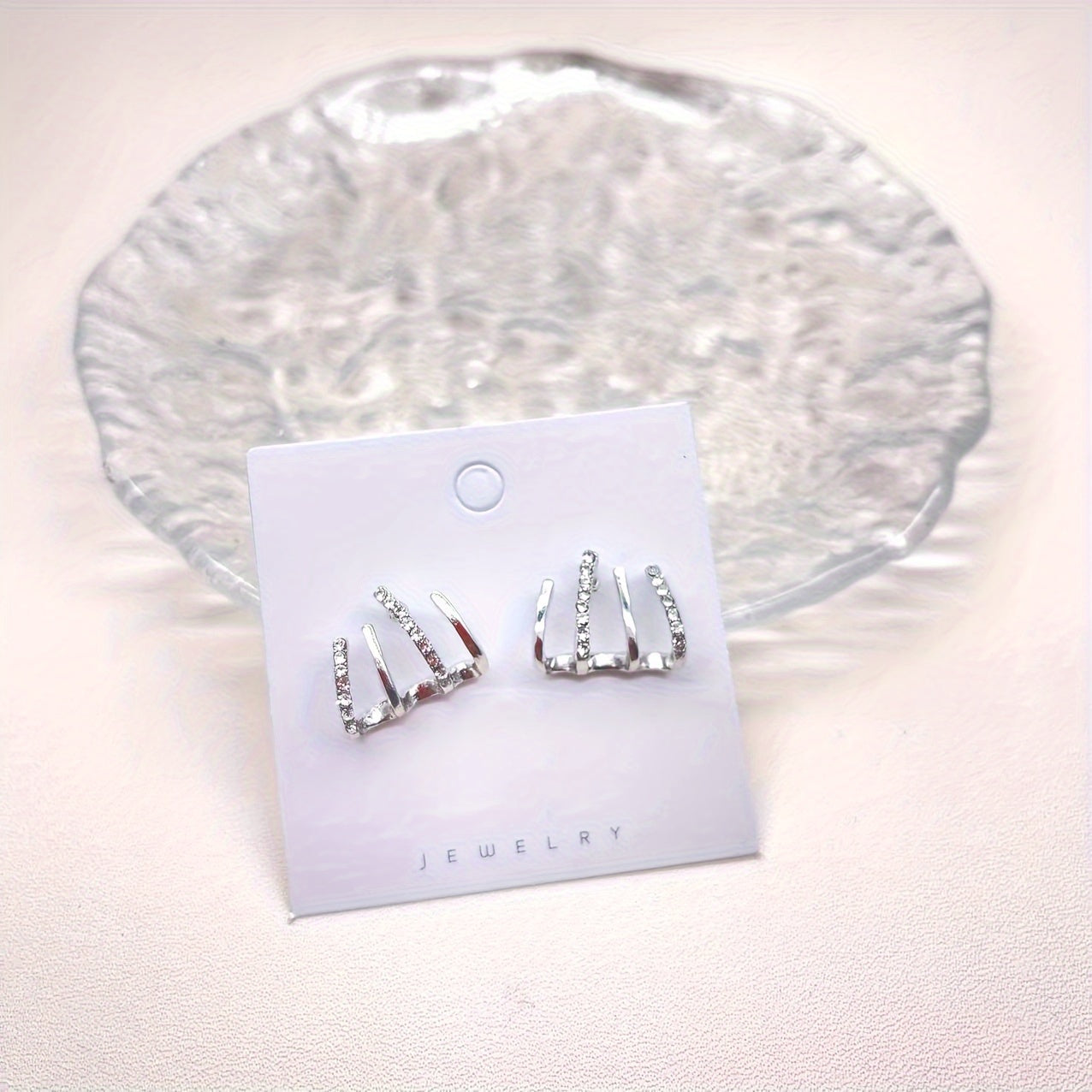 1 Pair Of Rhinestone Earrings