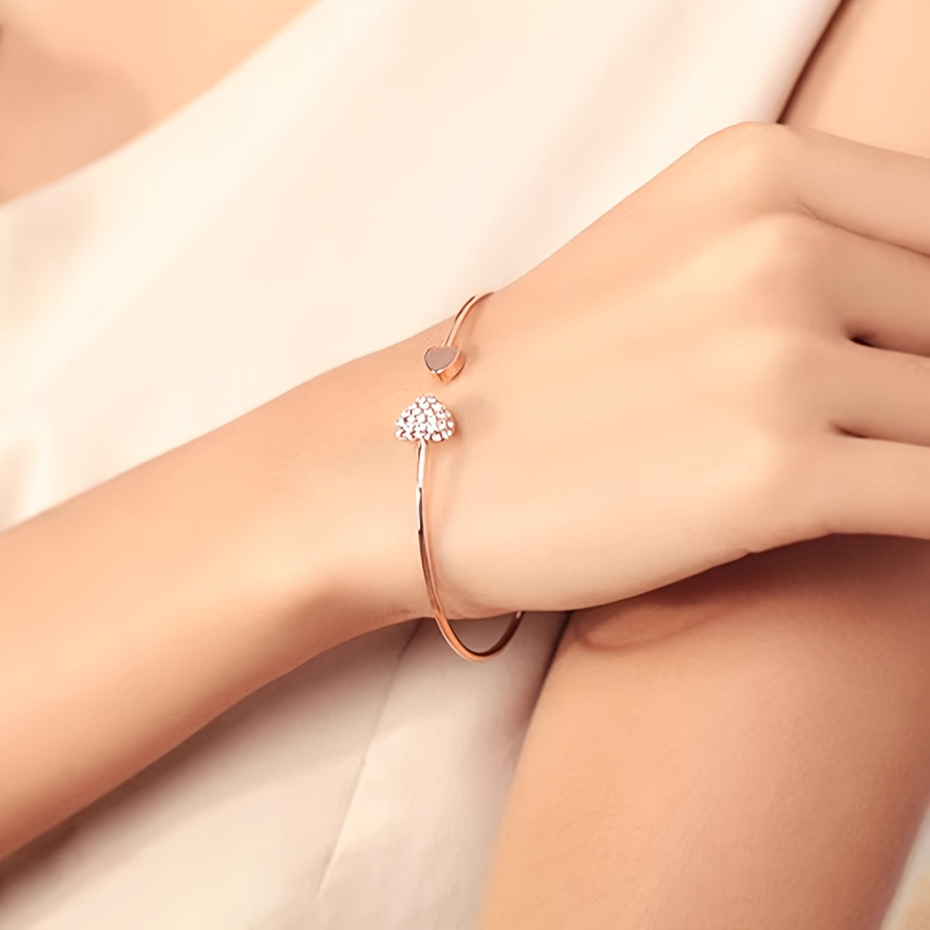 1pc Simple Style Love Heart Open Bangle Bracelet