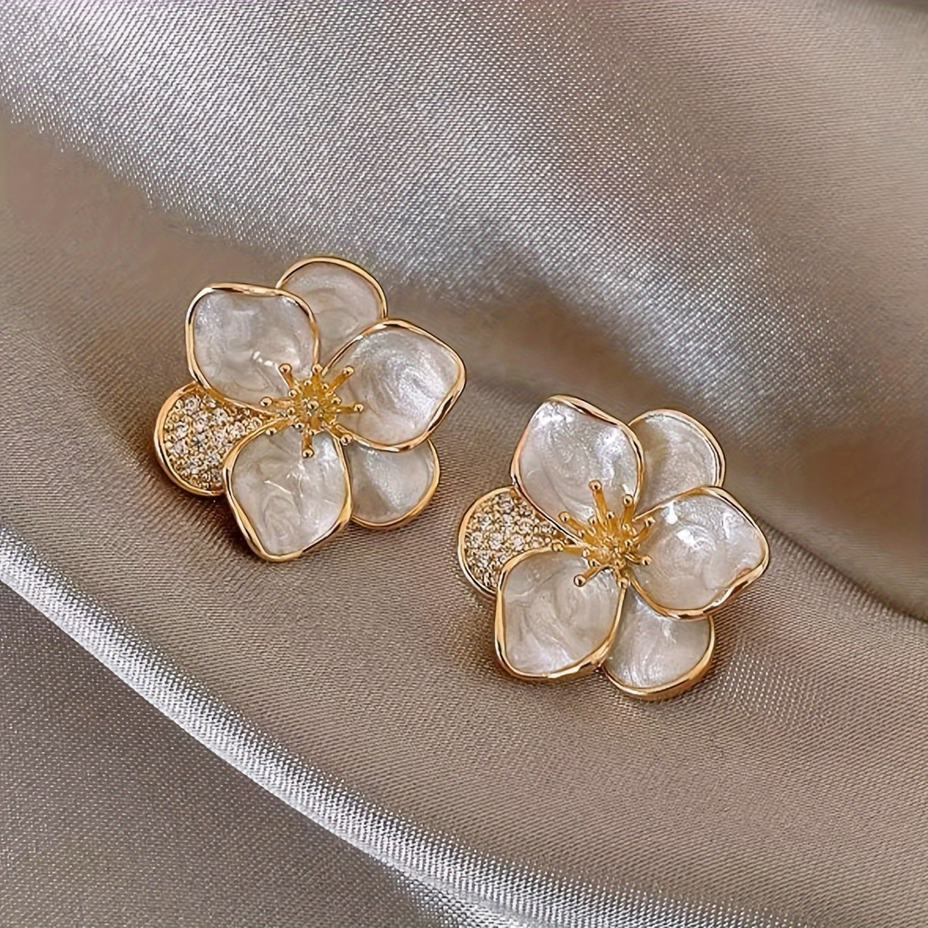 Pretty Sweet Flower Design Stud Earrings Zinc Alloy