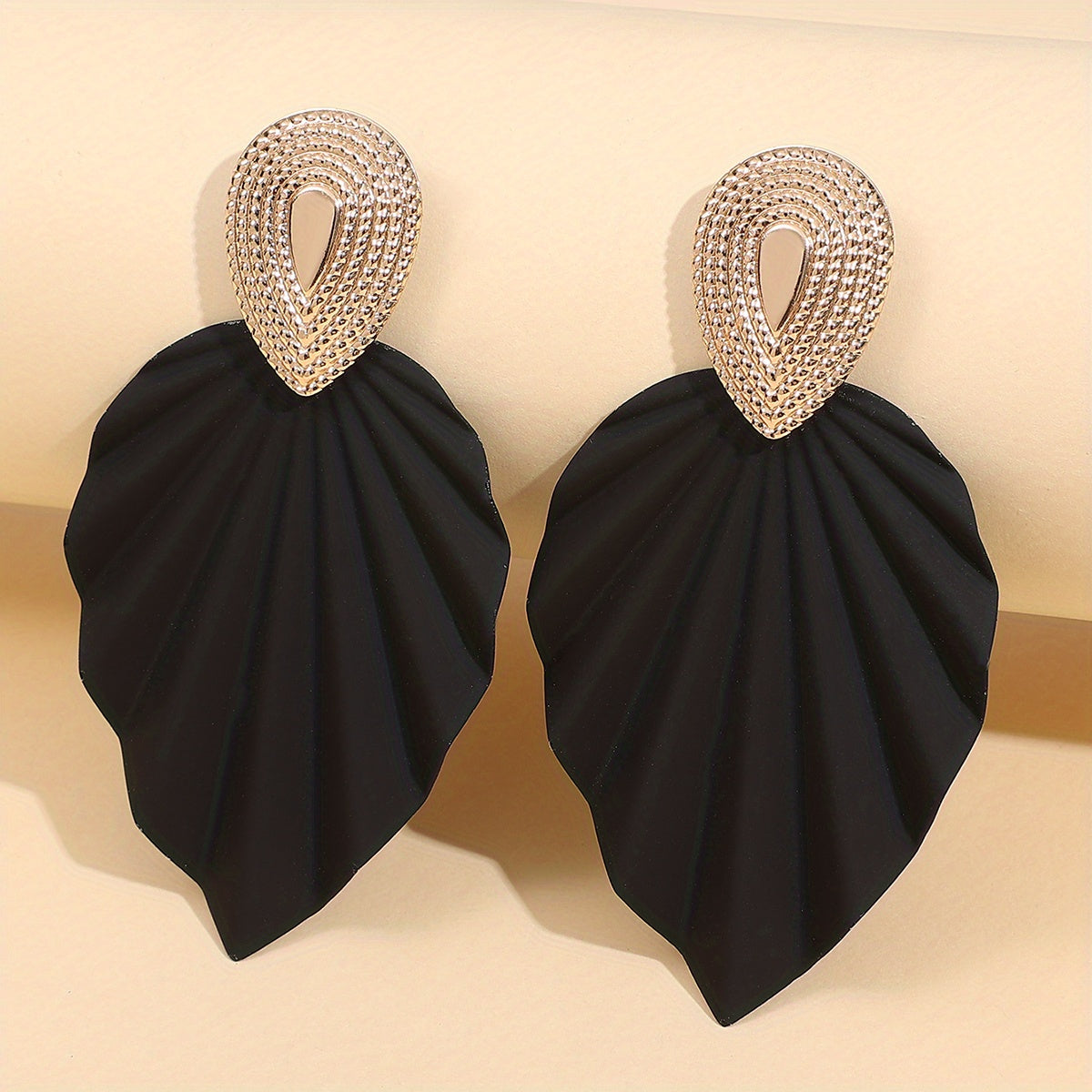 Vintage Leaf Shape Geometric Earrings For Women