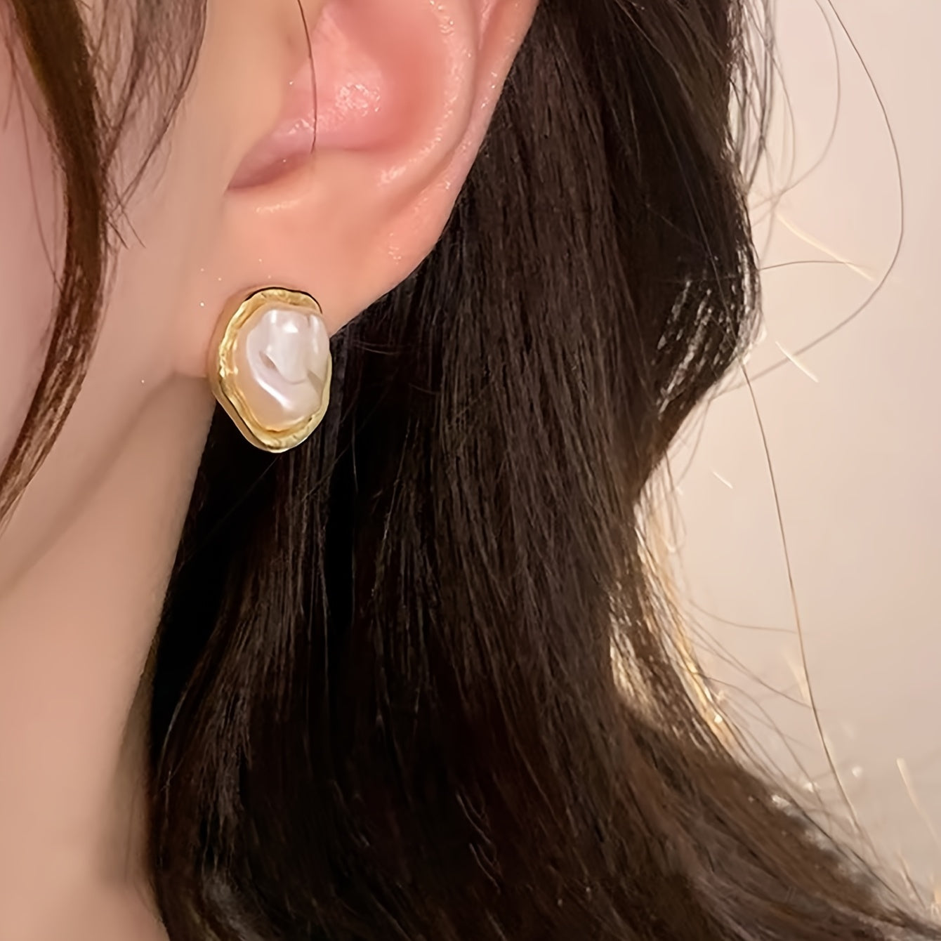 Chic Irregular Oval Imitation Pearl Stud Earrings for Women - Vintage Elegant Style, Golden-Tone Zinc Alloy, Stainless Steel Posts, Perfect for Daily Wear, Sophisticated Jewelry|Luxury Feel Earrings|Faux Pearl Earrings, Vintage Earrings