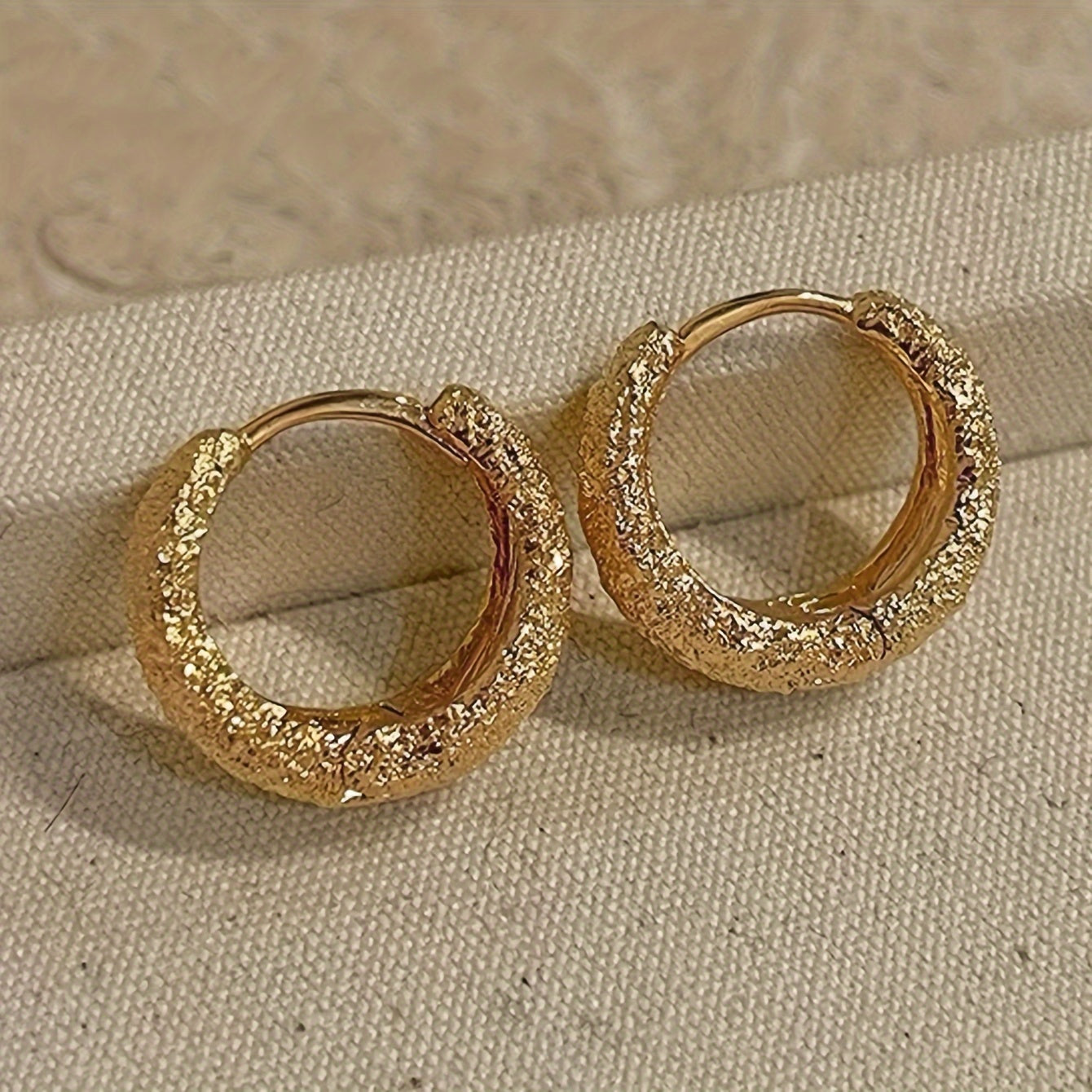 Elegant Vintage-Inspired Hoop Earrings for Women – Fashionable Matte Golden Finish