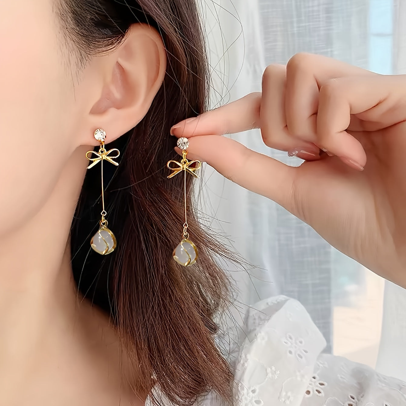 Vintage Style Elegant Bowknot Drop Earrings with Glass Accents, Zinc Alloy Construction Earrings for Women