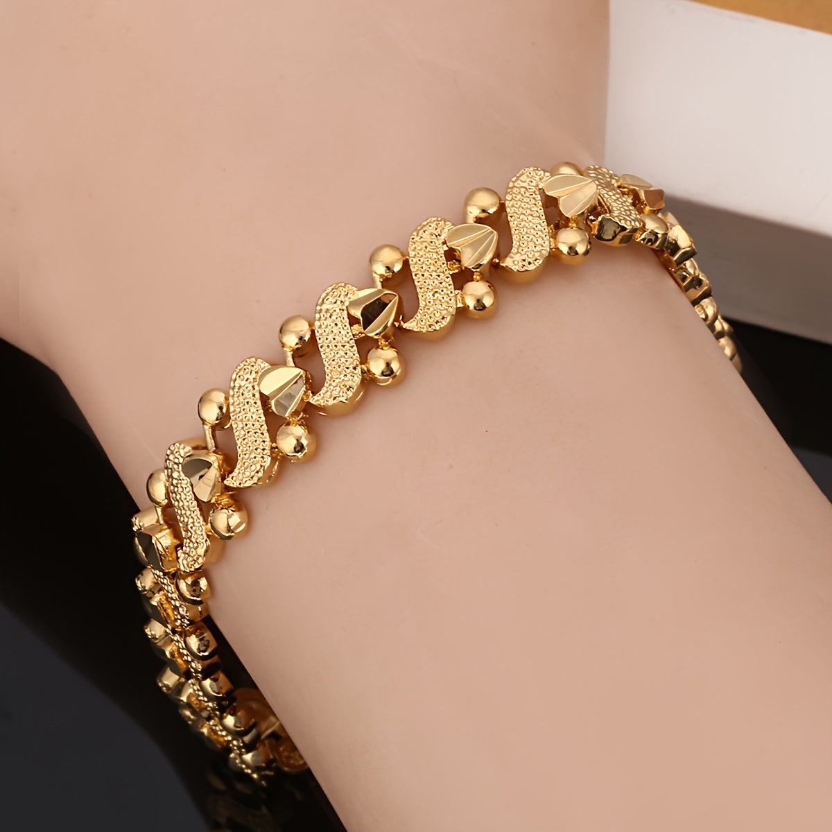 Elegant Style Women's Romantic Heart Bracelet