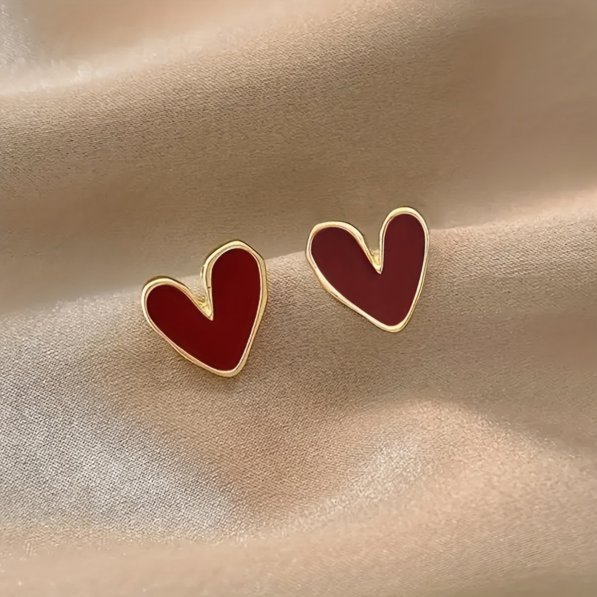 Elegant Vintage Heart Design Women's Fashion Stud Earrings