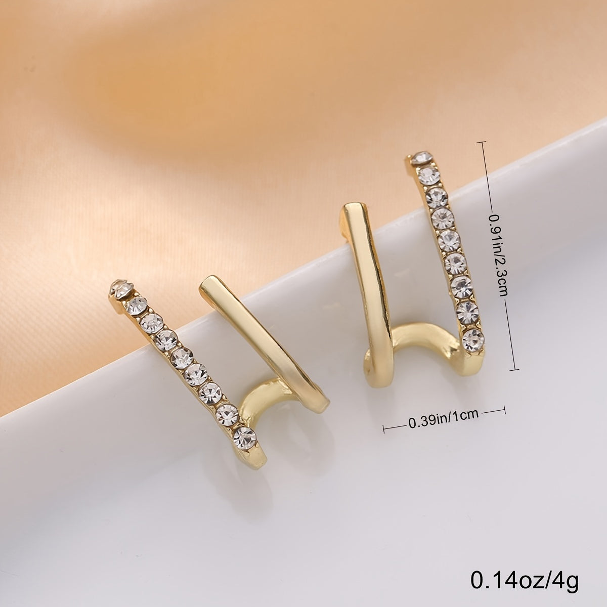 1 Pair Of Rhinestone Earrings