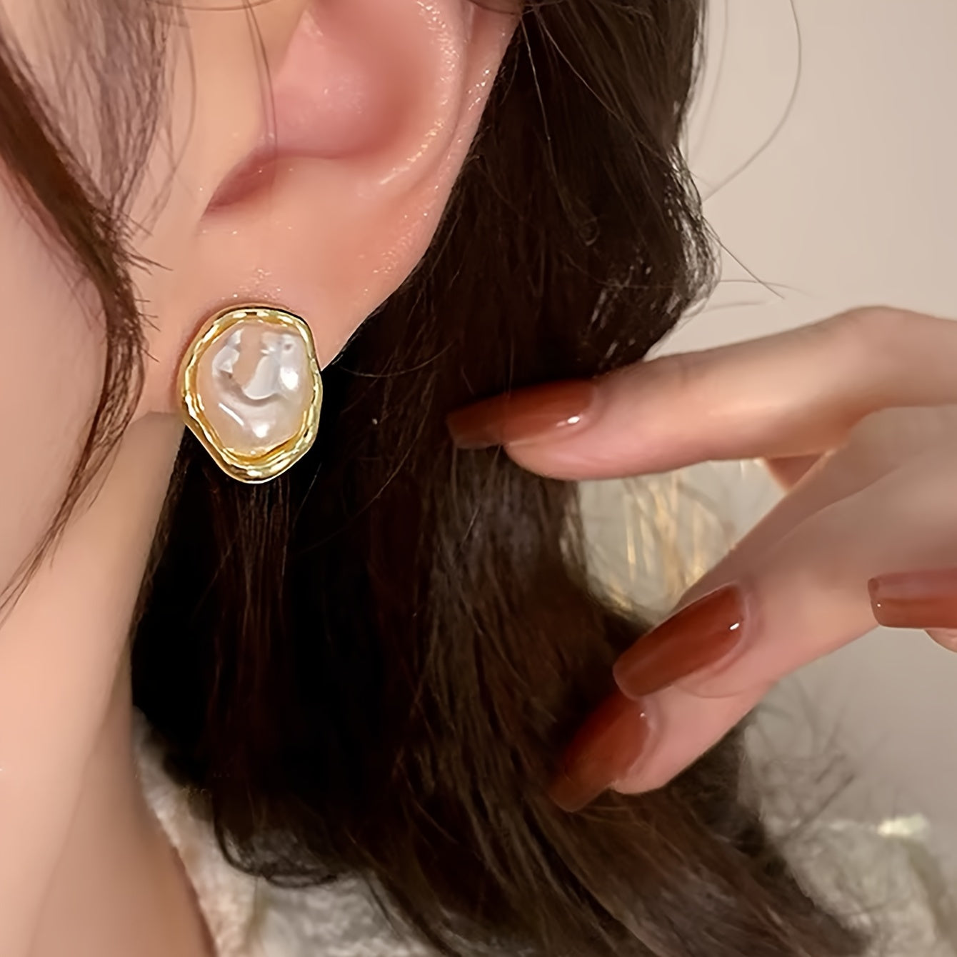 Chic Irregular Oval Imitation Pearl Stud Earrings for Women - Vintage Elegant Style, Golden-Tone Zinc Alloy, Stainless Steel Posts, Perfect for Daily Wear, Sophisticated Jewelry|Luxury Feel Earrings|Faux Pearl Earrings, Vintage Earrings