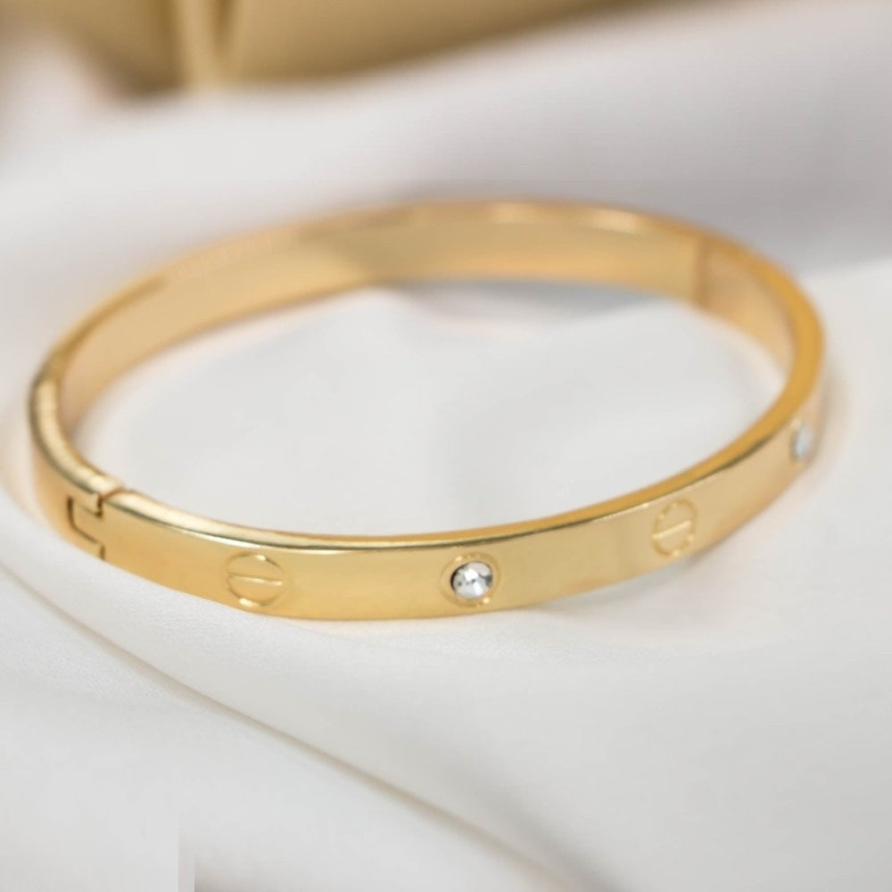 Hand Bracelet Openable