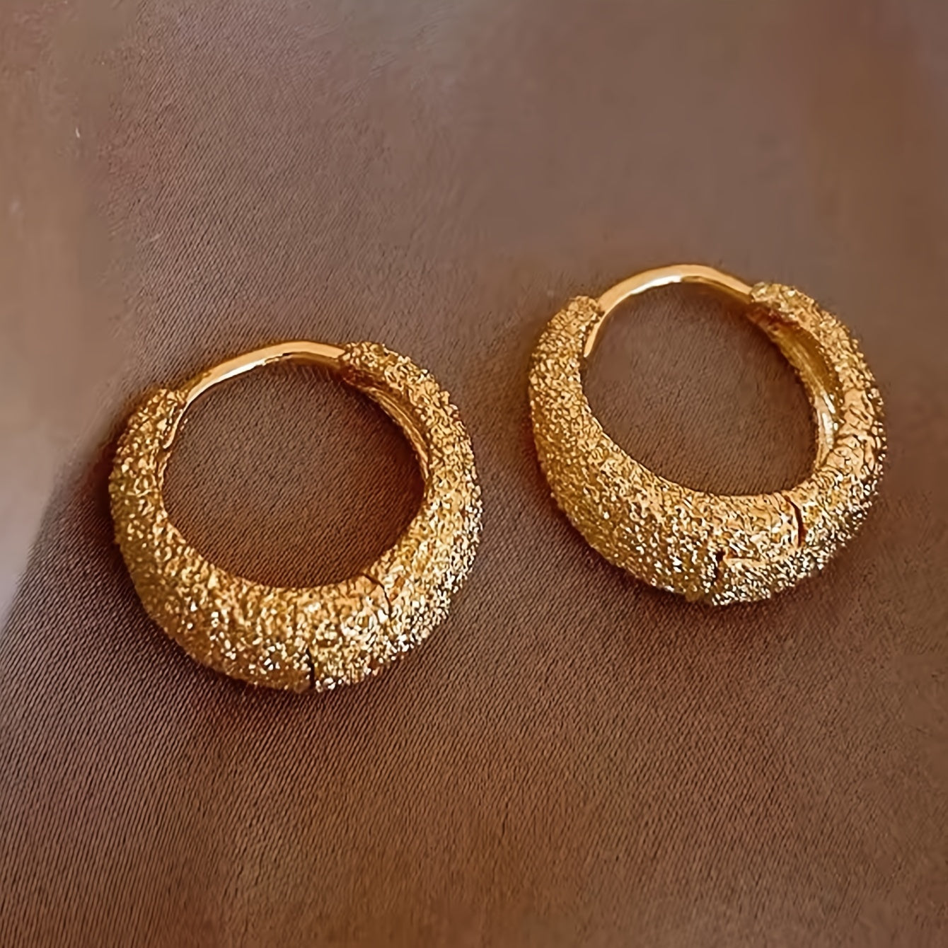 Elegant Vintage-Inspired Hoop Earrings for Women – Fashionable Matte Golden Finish
