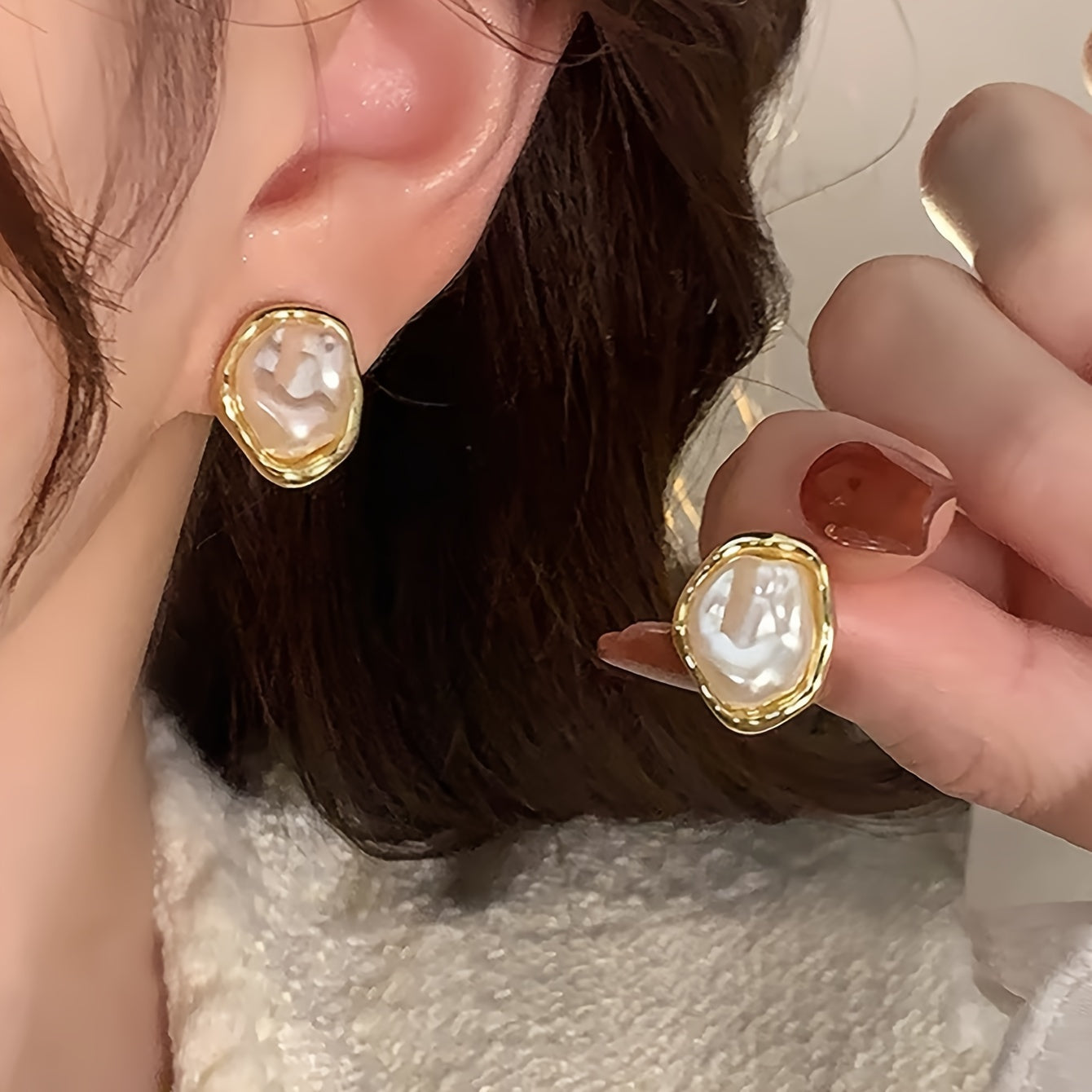 Chic Irregular Oval Imitation Pearl Stud Earrings for Women - Vintage Elegant Style, Golden-Tone Zinc Alloy, Stainless Steel Posts, Perfect for Daily Wear, Sophisticated Jewelry|Luxury Feel Earrings|Faux Pearl Earrings, Vintage Earrings