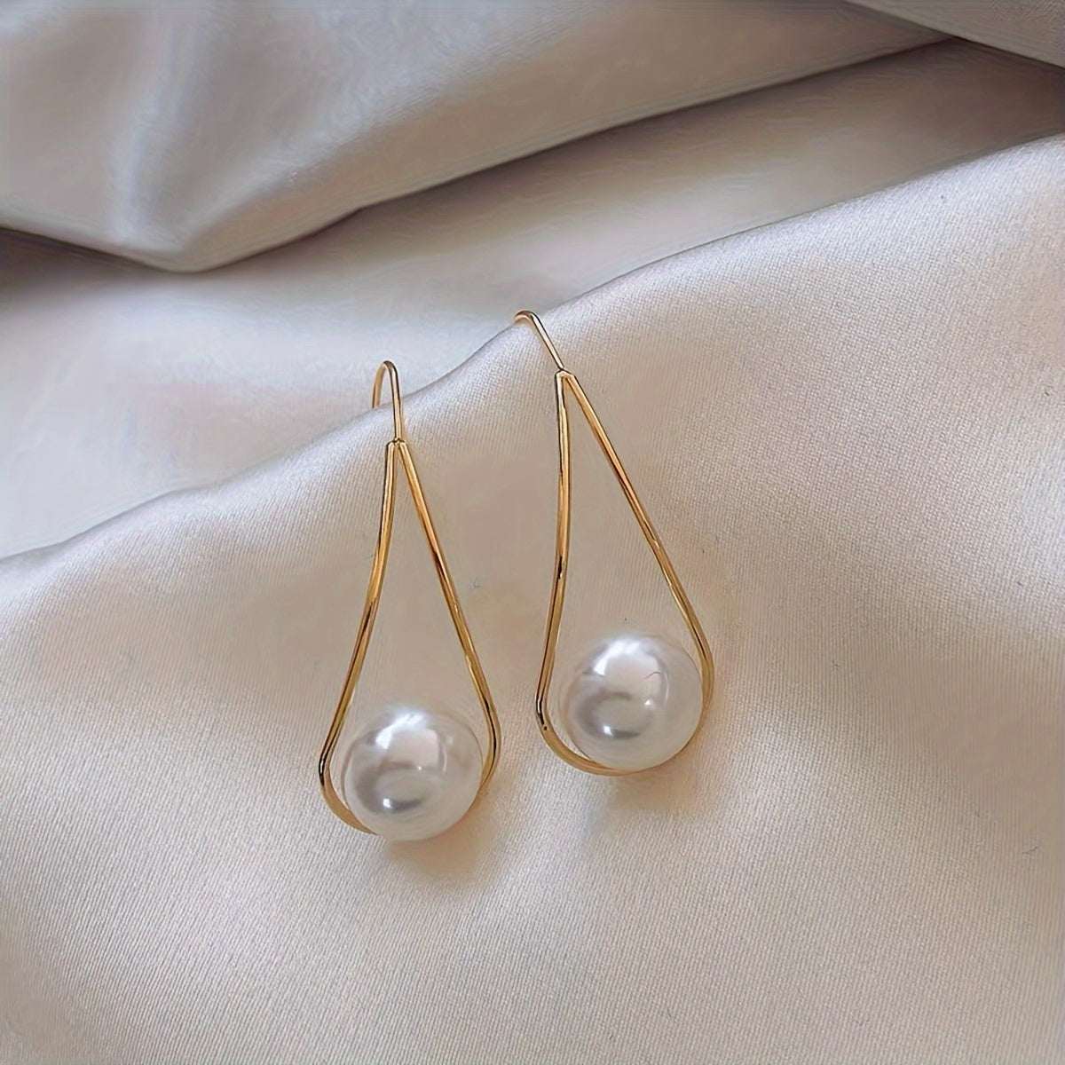 Delicate Geometric Water Drop With Imitation Pearl Design Hoop Earrings Copper Jewelry