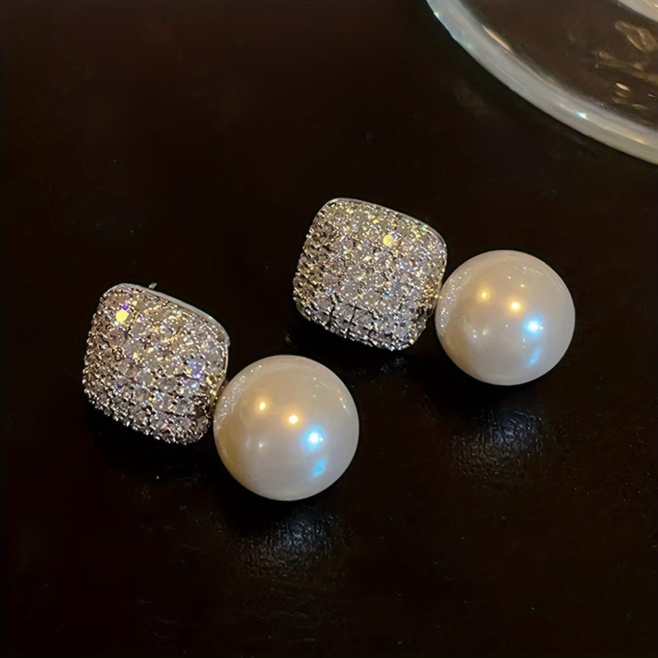 1 Pair Of Luxury Women's Earrings With Full Artificial Crystal Artificial Pearl