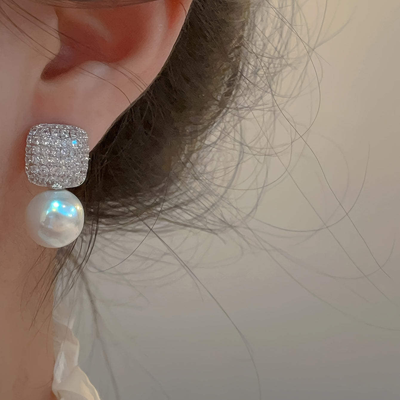 1 Pair Of Luxury Women's Earrings With Full Artificial Crystal Artificial Pearl