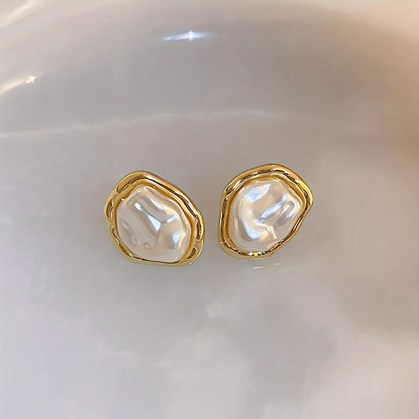 Chic Irregular Oval Imitation Pearl Stud Earrings for Women - Vintage Elegant Style, Golden-Tone Zinc Alloy, Stainless Steel Posts, Perfect for Daily Wear, Sophisticated Jewelry|Luxury Feel Earrings|Faux Pearl Earrings, Vintage Earrings