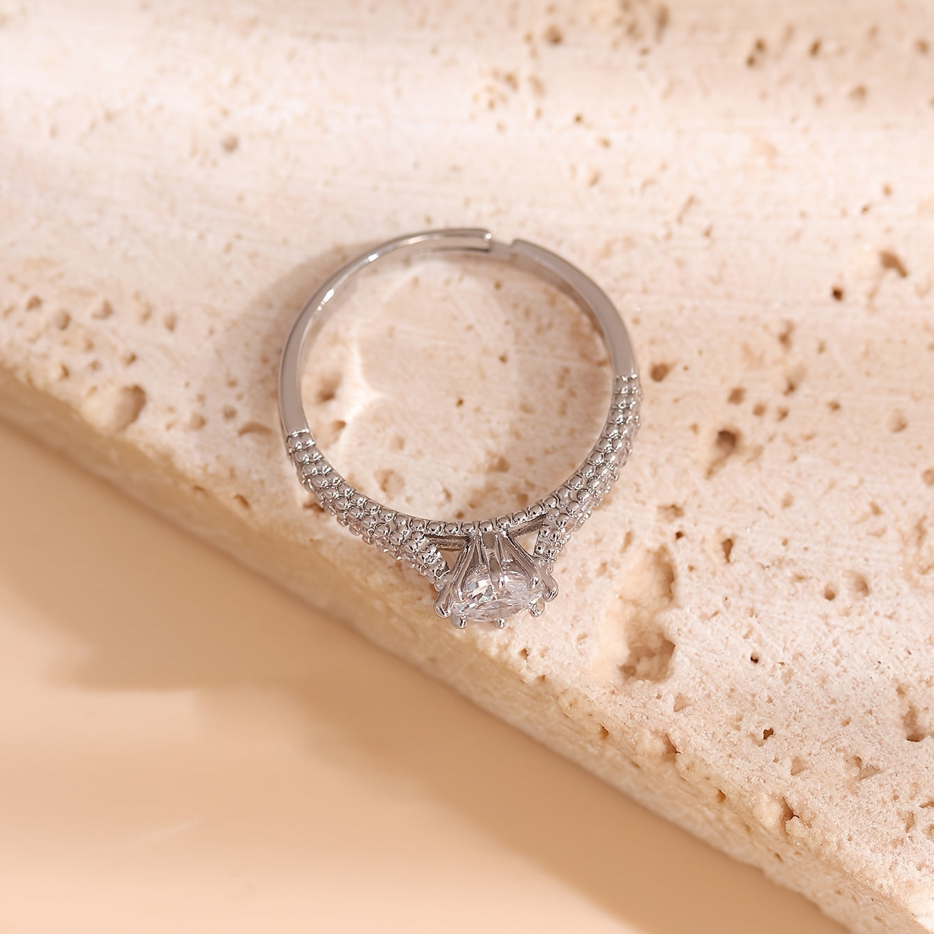 Fashionable, Minimalist, Niche, High-end, Cold-tone Copper Inlay Zirconia Design Ring.